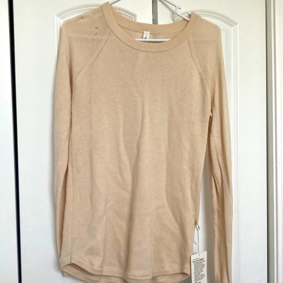 Lululemon nwt sit in lotus sweater sz 8  holes on right shoulder - Picture 1 of 7